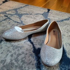 Silver flat shoes
